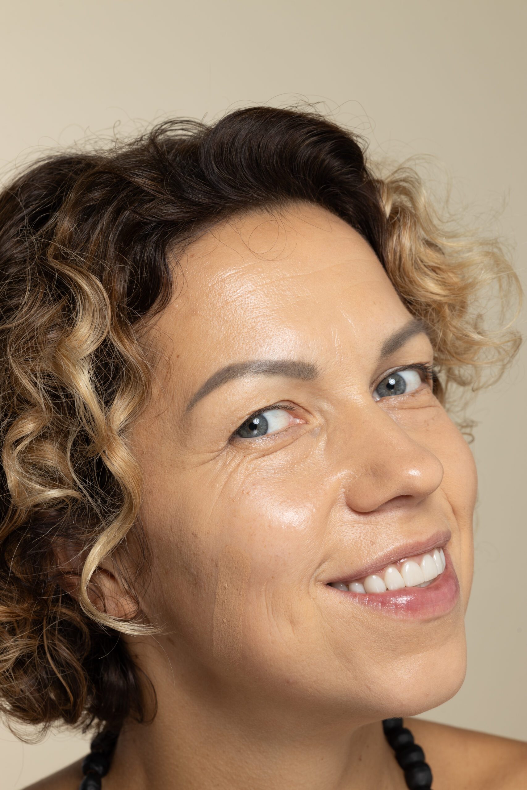 Stick Concealer Special Agent 004 – (654)