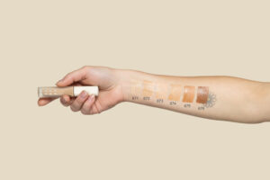 Liquid concealer Invisible Hero No4